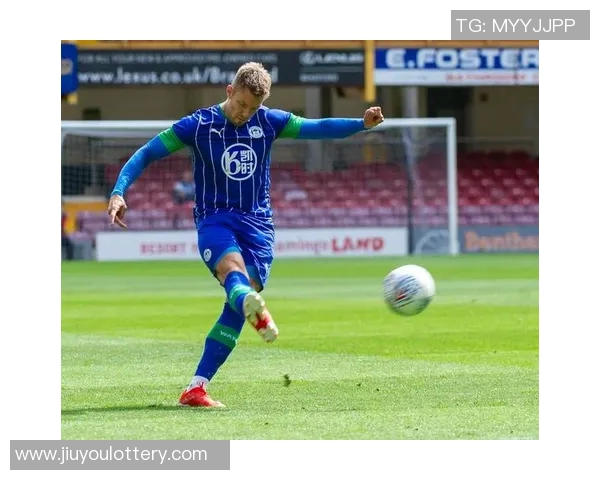 伯顿与北安的激烈对决揭示了足球战术与团队合作的深刻内涵